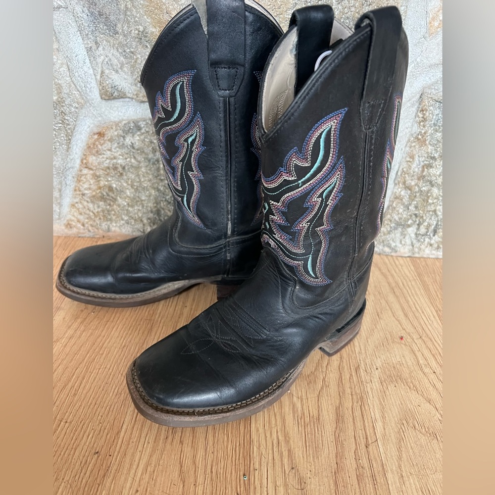 Girls Black Leather Square toe cowgirl boots Sz 1